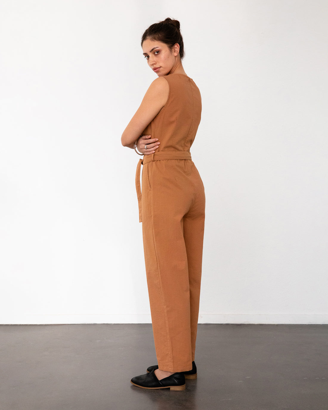 Ärmelloser Seersucker Jumpsuit Bio Baumwolle - Karamel