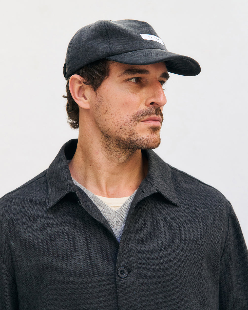 Caps