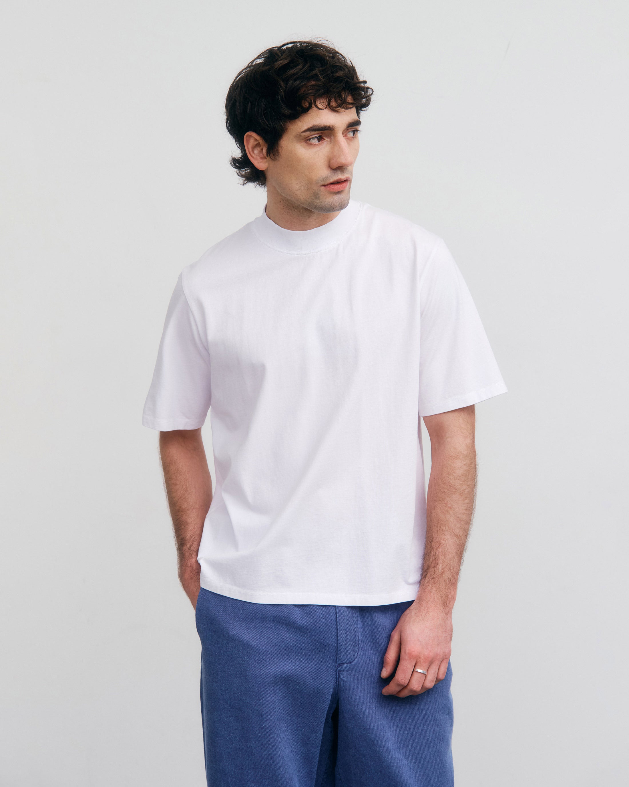 T-Shirt mit Breitem Kragen - Weiß